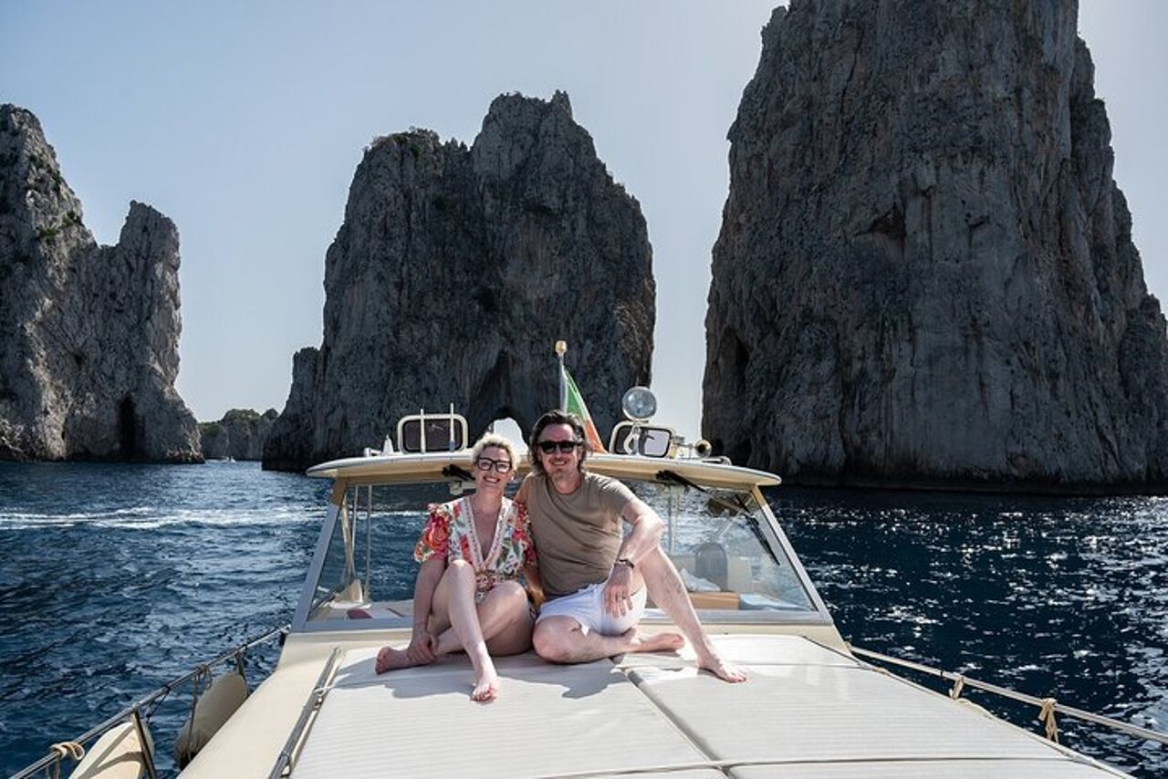 Tour privato in barca lungo la Costiera Amalfitana o Capri da Salerno — 8