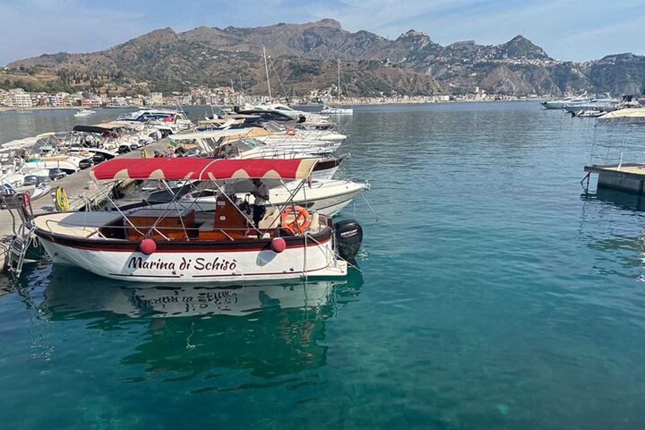 Tour da Taormina al padrino e Giro in barca Isola Bella — 3