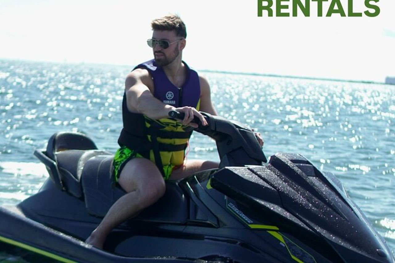 Giro in moto d'acqua mentre si esplorano le isole di Miami — 5