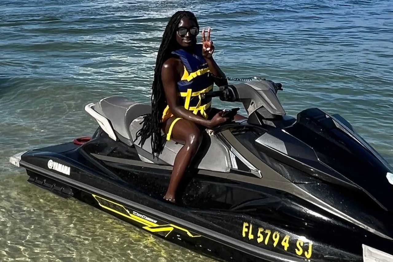 Giro in moto d'acqua mentre si esplorano le isole di Miami — 8
