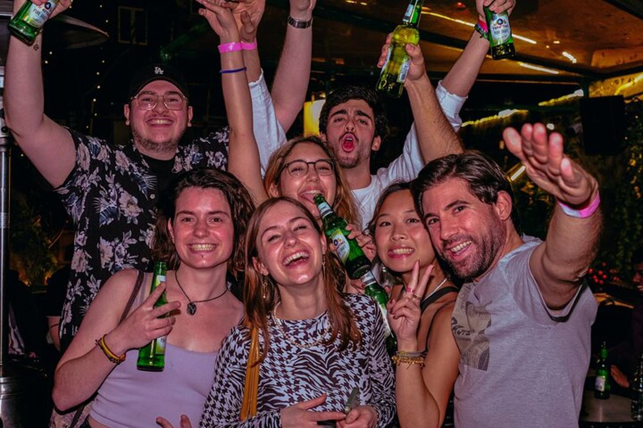 Hong Kong Pub Crawl a Lan Kwai Fong (LKF) — 8