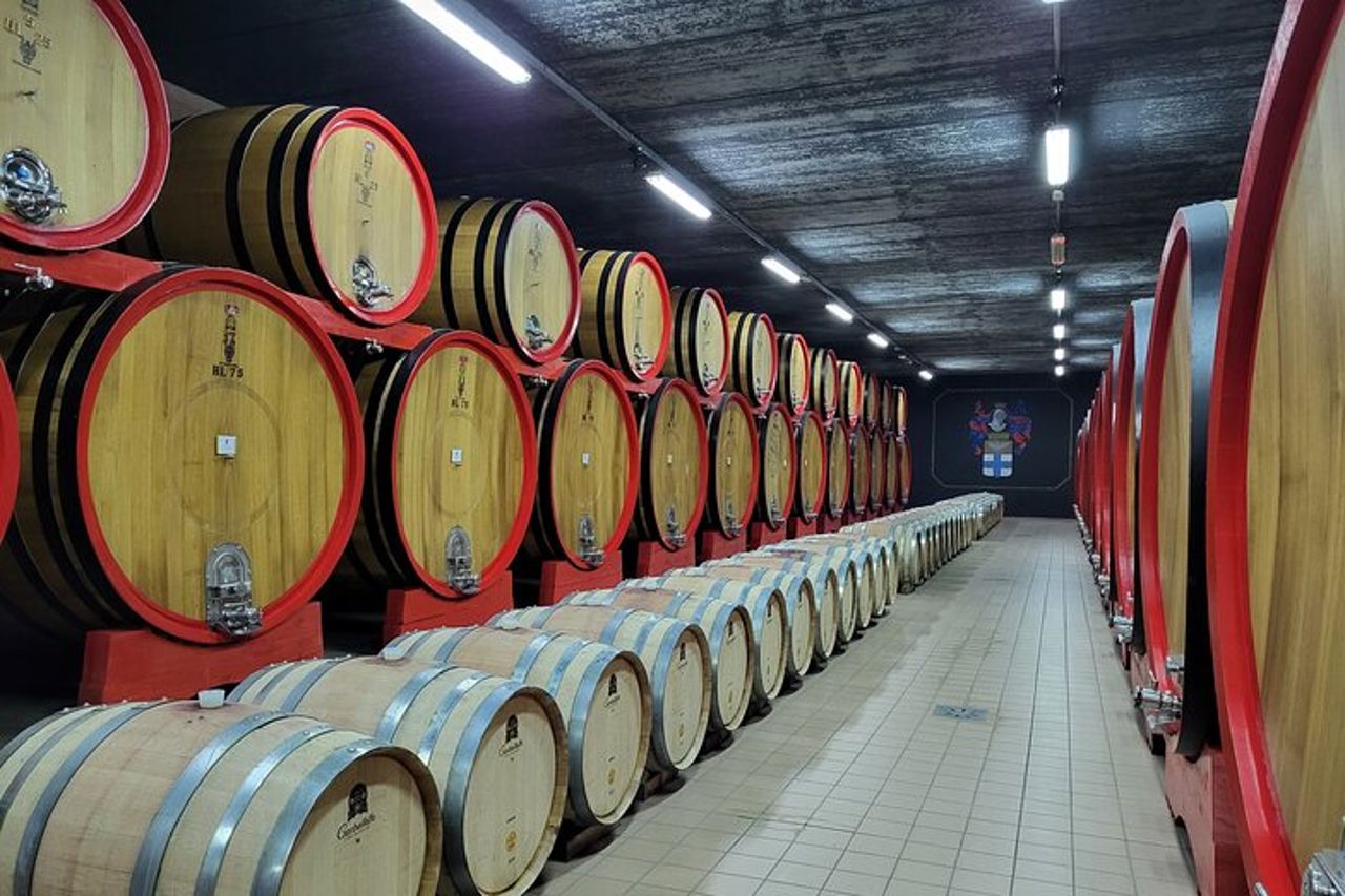 Tour privato a piedi di Montepulciano con degustazione di vino Nobile — 5