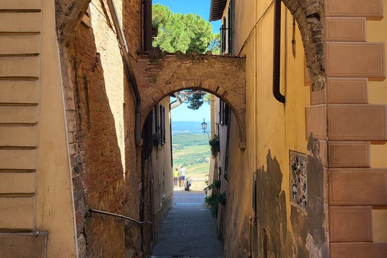 Tour privato a piedi di Montepulciano con degustazione di vino Nobile — 9
