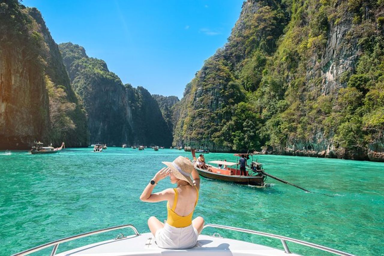 Tour di un giorno di Phi Phi, Maya e Bamboo Islands in motoscafo a Krabi
