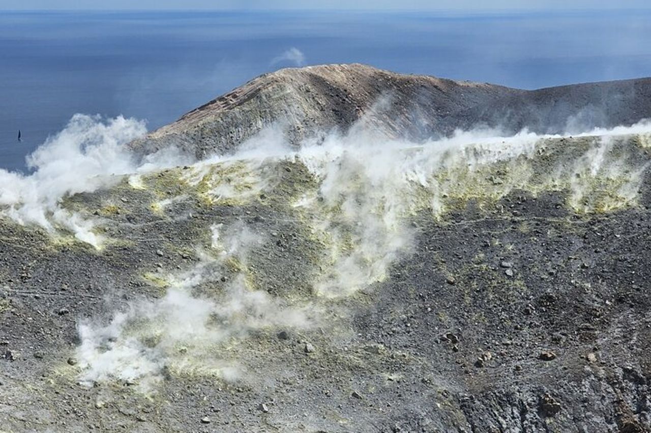 Trekking alla scoperta del Gran Cratere di Vulcano — 7