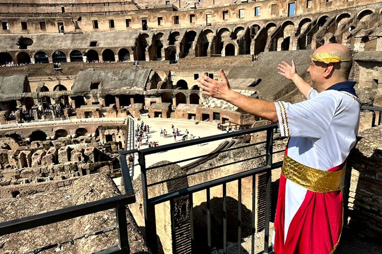 Tour privato dei Fori del Colosseo Palatino e Roma Antica — 4