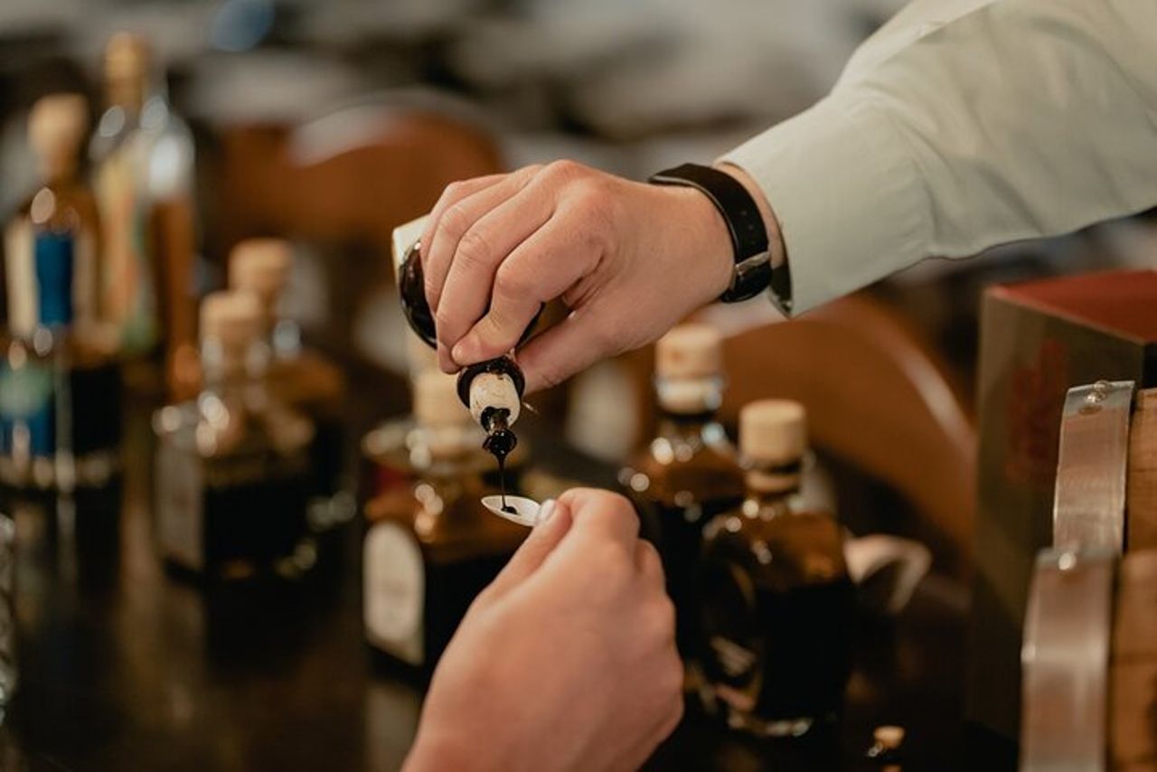 Modena Degustazione di Aceto Balsamico e Museo Enzo Ferrari — 3