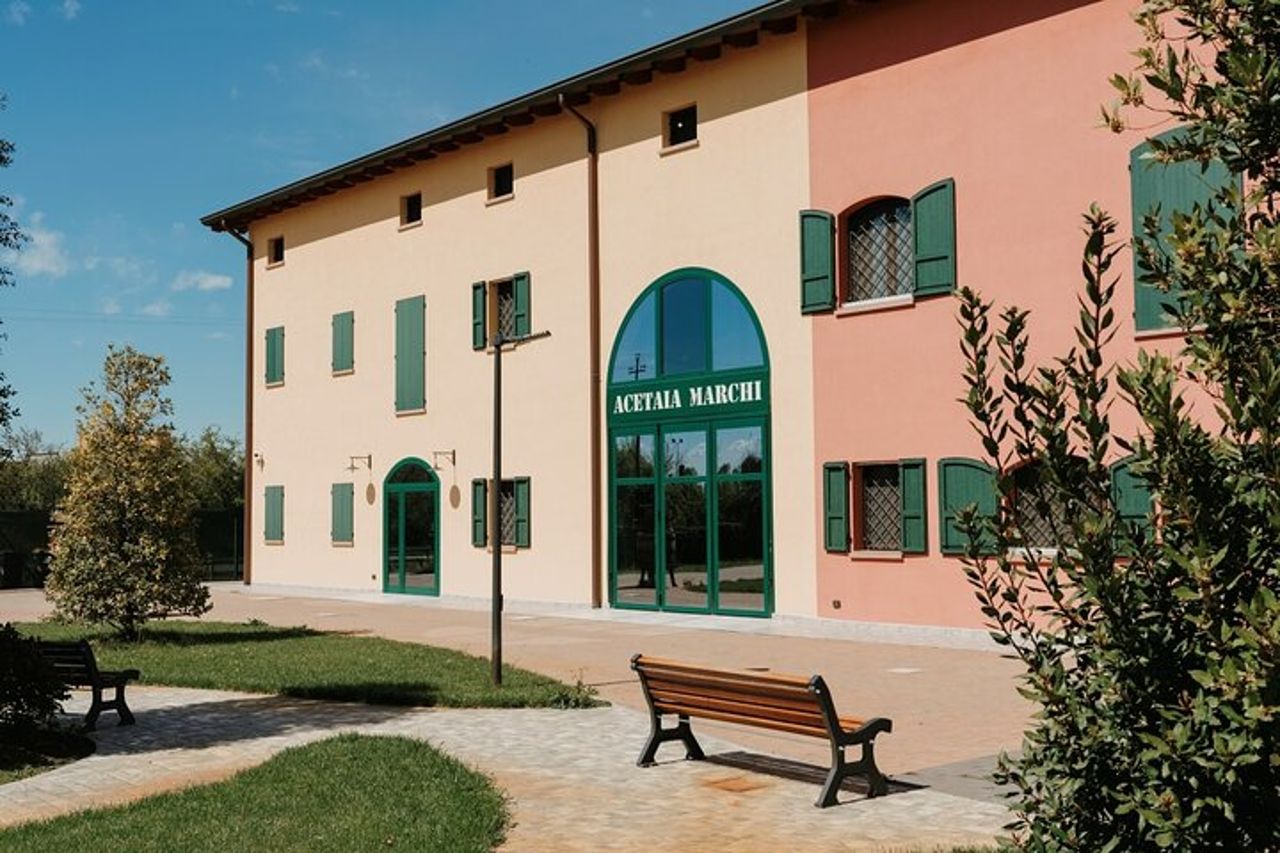 Modena Degustazione di Aceto Balsamico e Museo Enzo Ferrari — 5