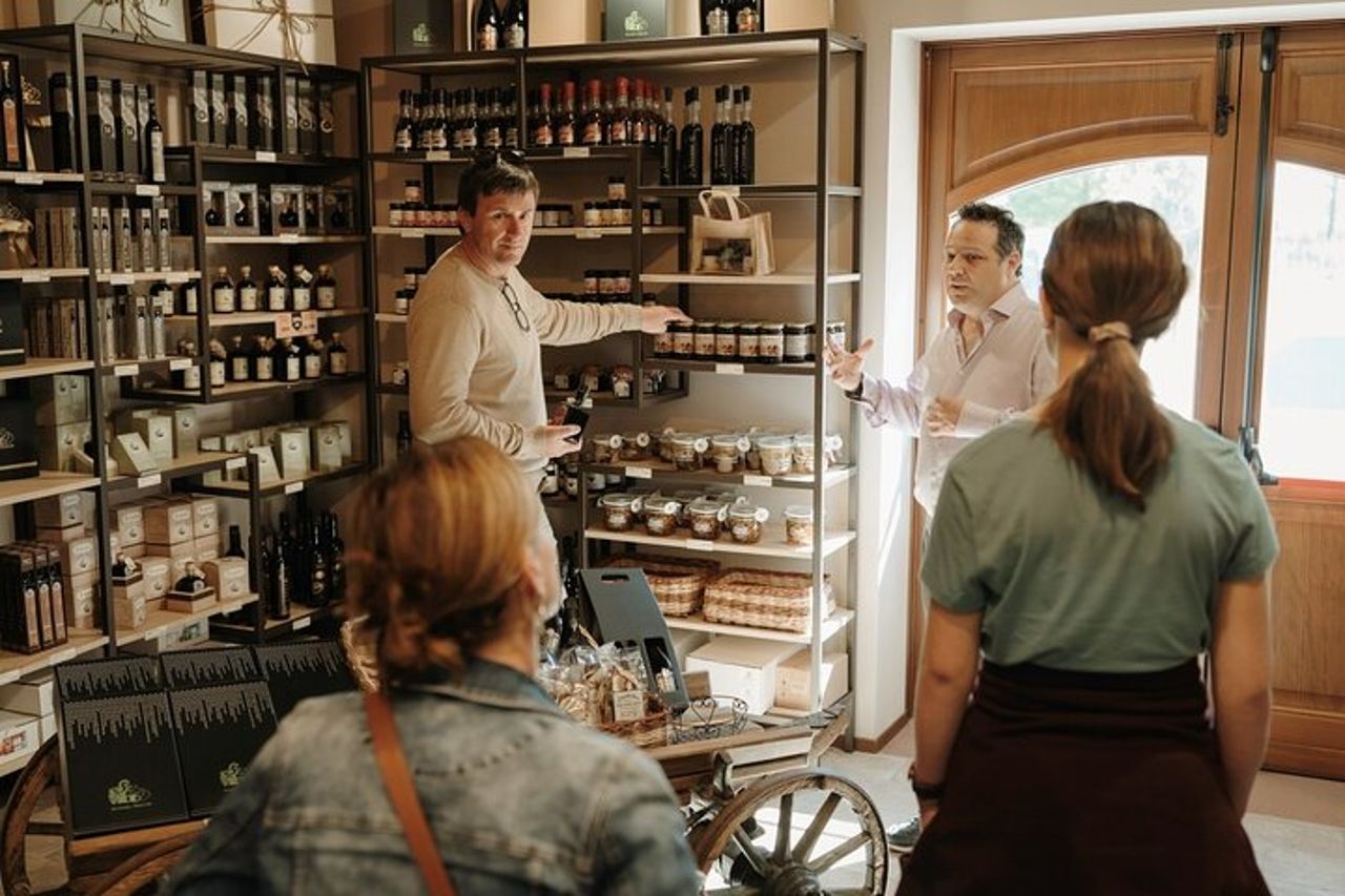 Modena Degustazione di Aceto Balsamico e Museo Enzo Ferrari — 7