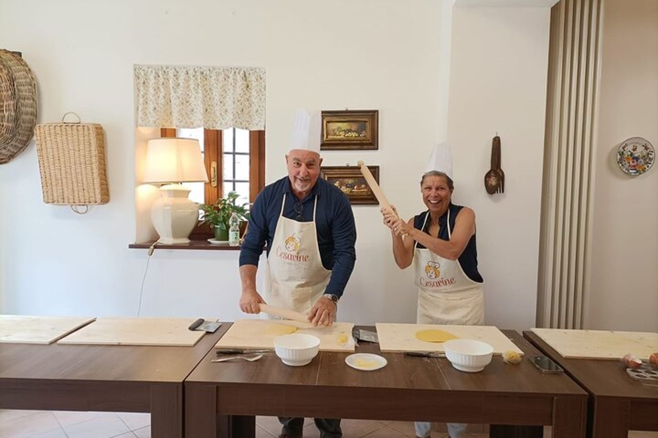 Lezione di Fettuccine & Ravioli nella Scuola di Cucina di Assisi — 2