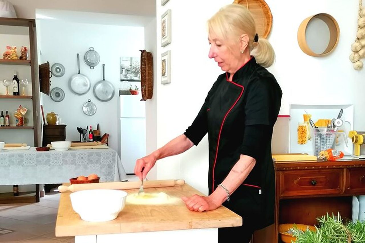 Lezione di Fettuccine & Ravioli nella Scuola di Cucina di Assisi — 3