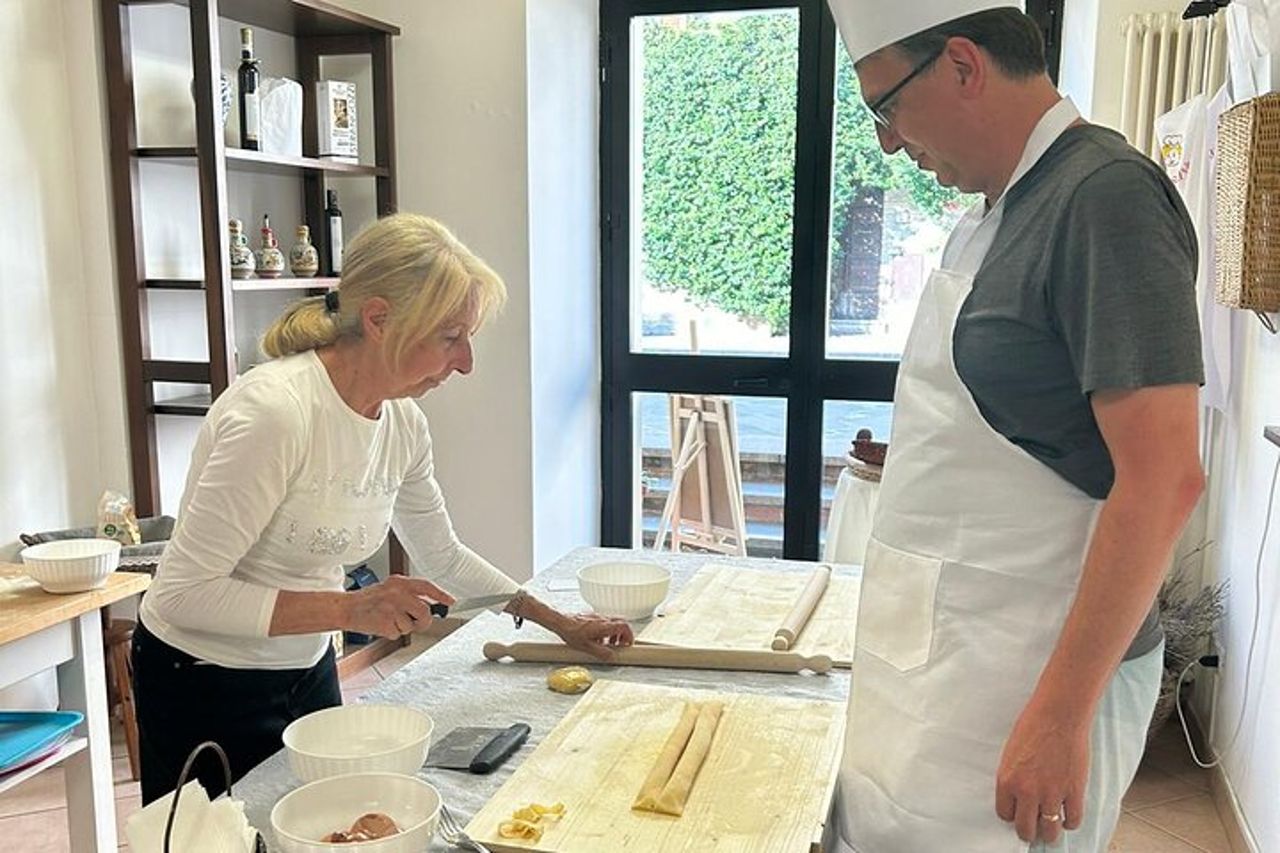Lezione di Fettuccine & Ravioli nella Scuola di Cucina di Assisi — 6