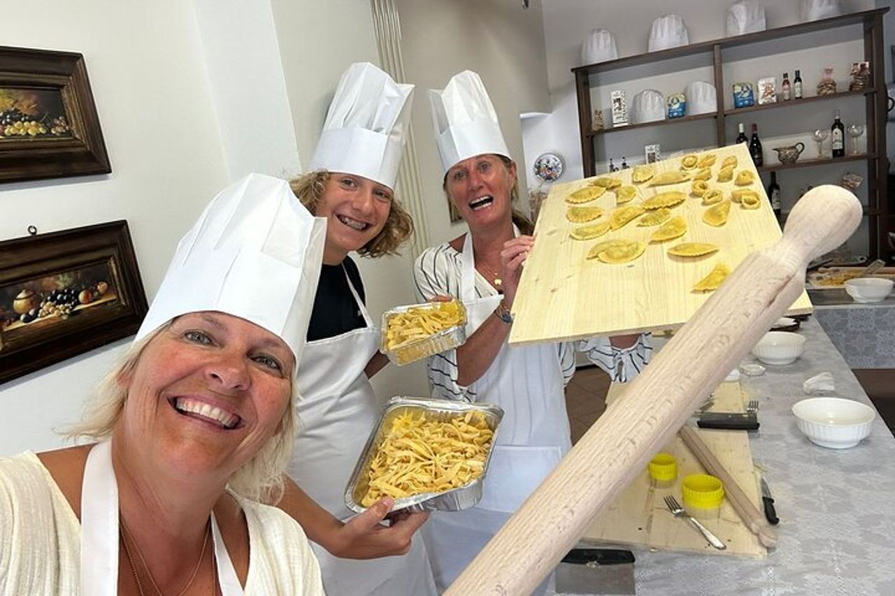 Lezione di Fettuccine & Ravioli nella Scuola di Cucina di Assisi