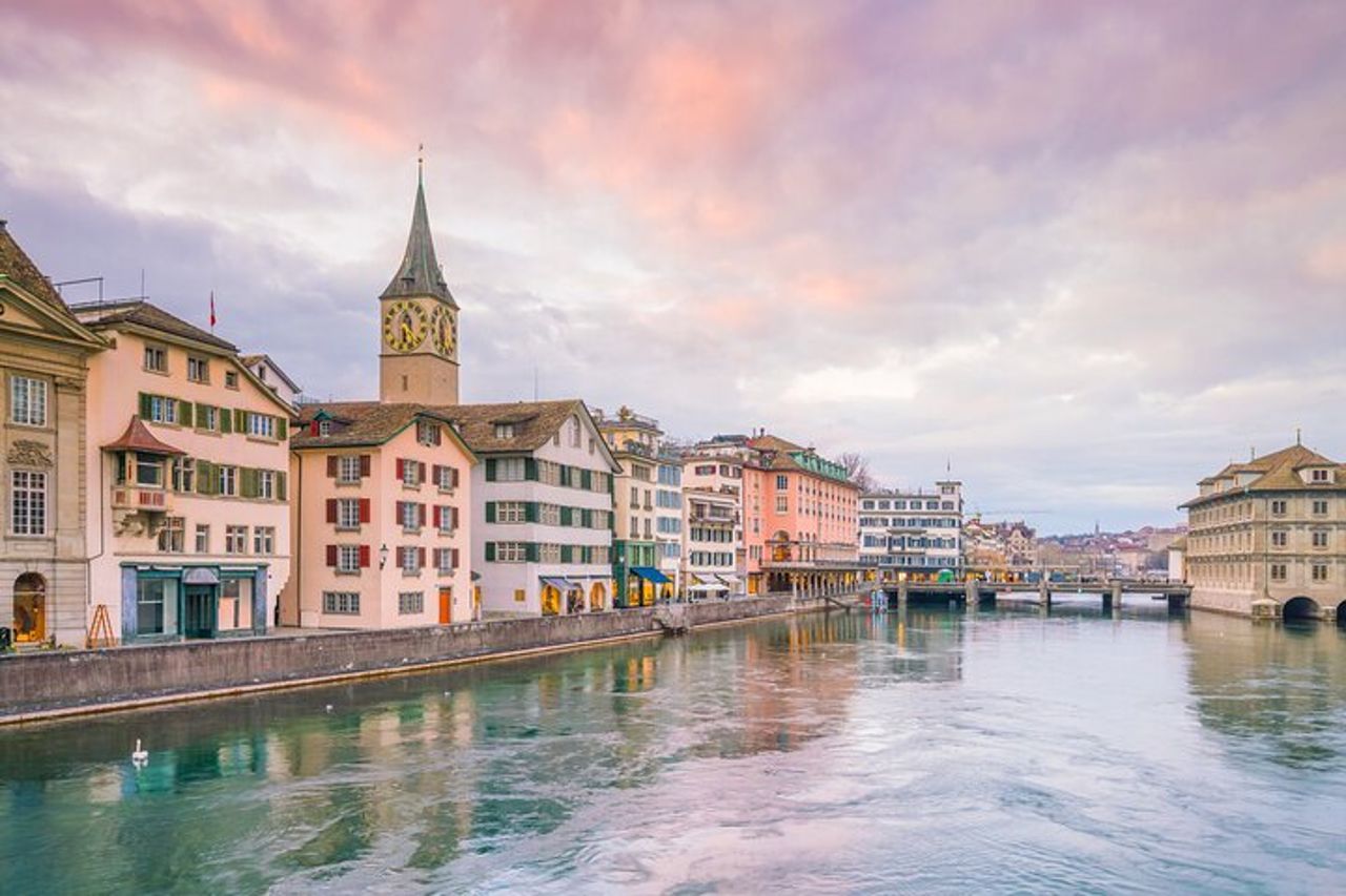 Trasferimento privato da Ginevra a Zurigo, 2h sosta a Montreux — 2