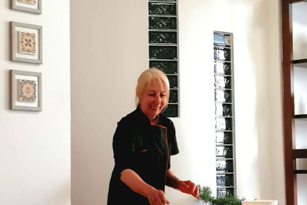 Lezione di sughi tradizionali nella scuola di cucina casalinga di Assisi — 5