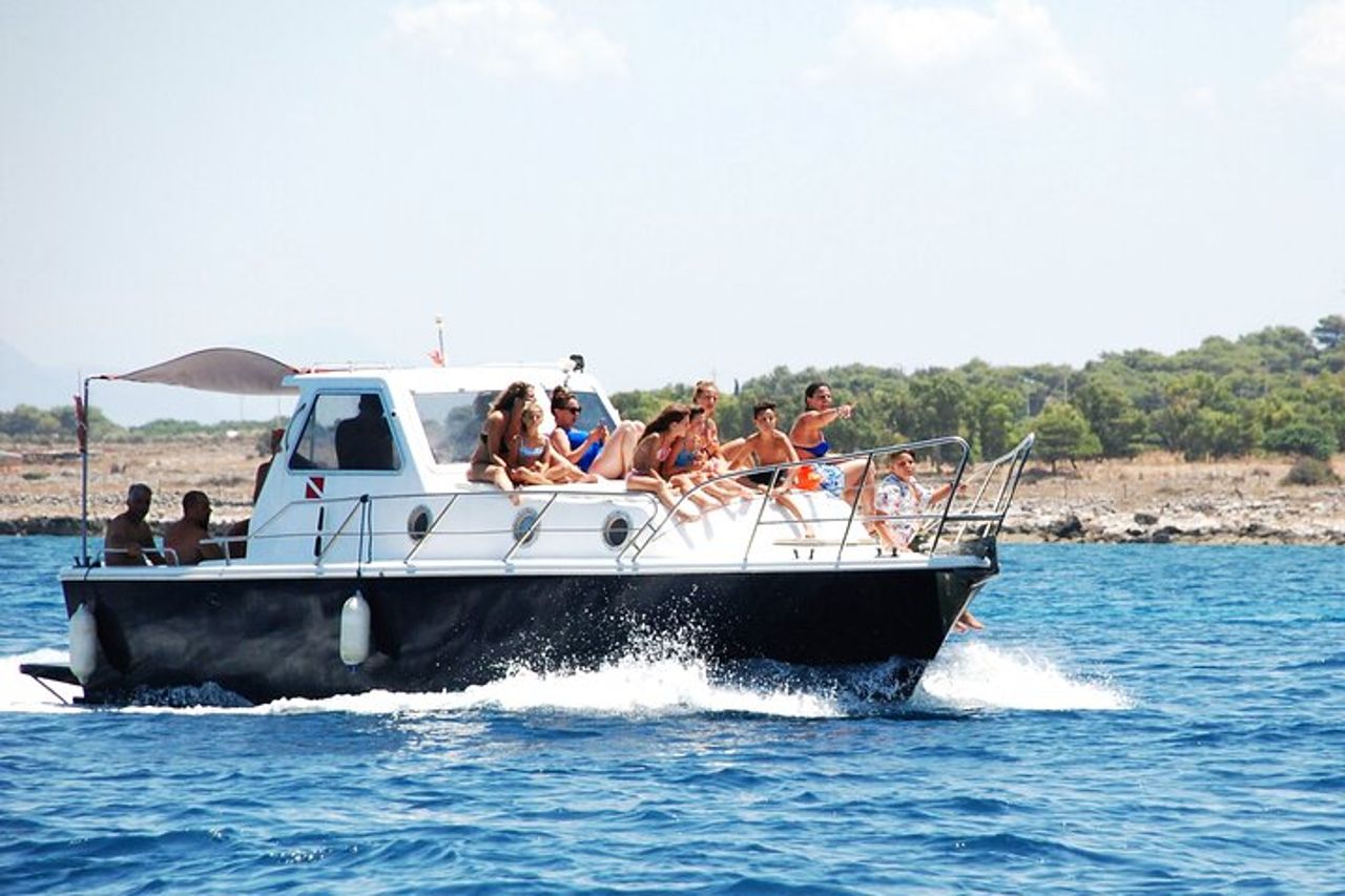 Tour in barca Odrafin alla Riserva Zingaro e Scopello max 14 pax — 2