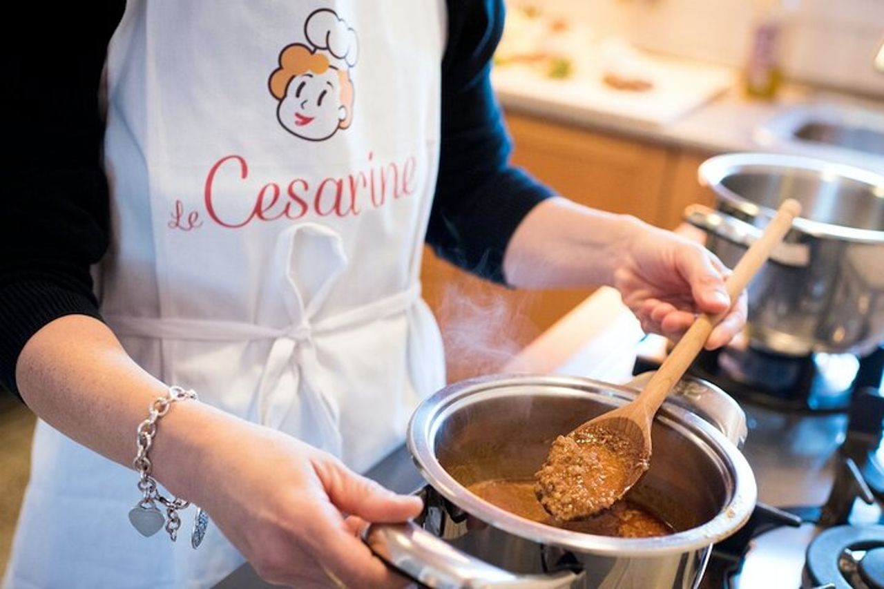 Tour a piedi di Modena e lezione di cucina tradizionale con vino — 8