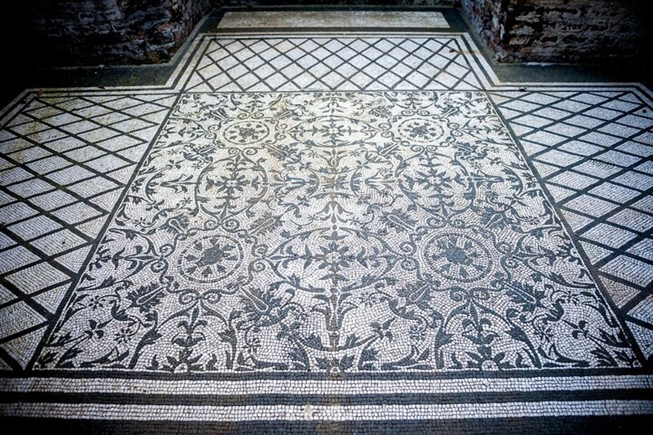 Escursione privata di un giorno a Villa Adriana da Roma in treno — 9