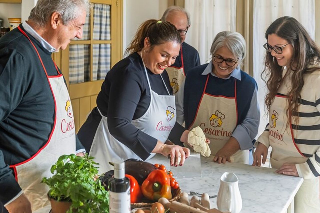 Tour a piedi di Siracusa e lezione di cucina tradizionale con vino — 6