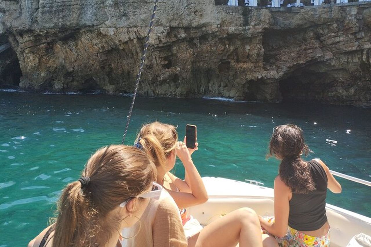 Monopoli 3h Tour privato in Barca delle grotte di Polignano — 2