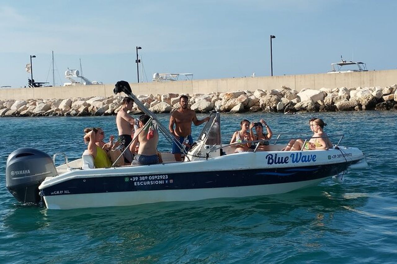Monopoli 3h Tour privato in Barca delle grotte di Polignano — 5