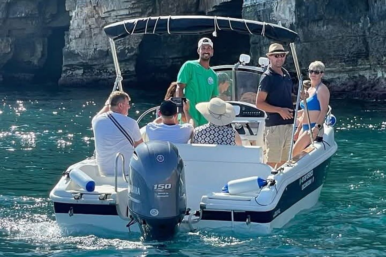 Monopoli 3h Tour privato in Barca delle grotte di Polignano — 6