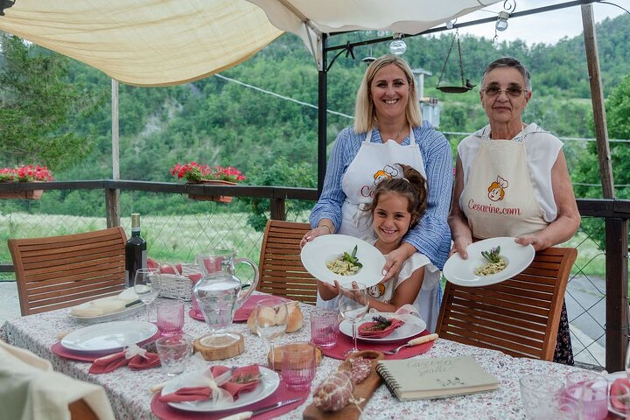 Tour a piedi di Spoleto e lezione di cucina tradizionale con vino — 8