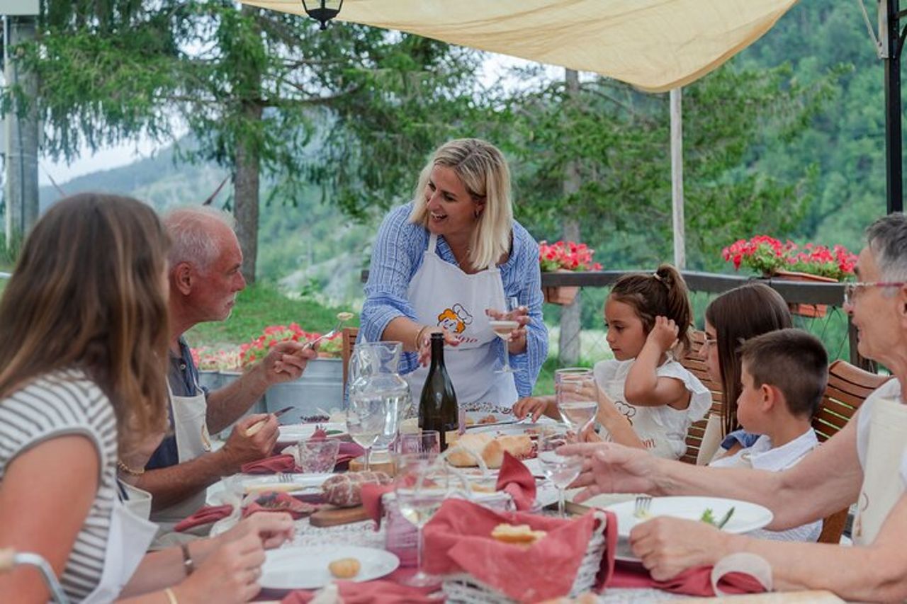 Pranzo toscano & tour in cantina con degustazione a San Gimignano — 5
