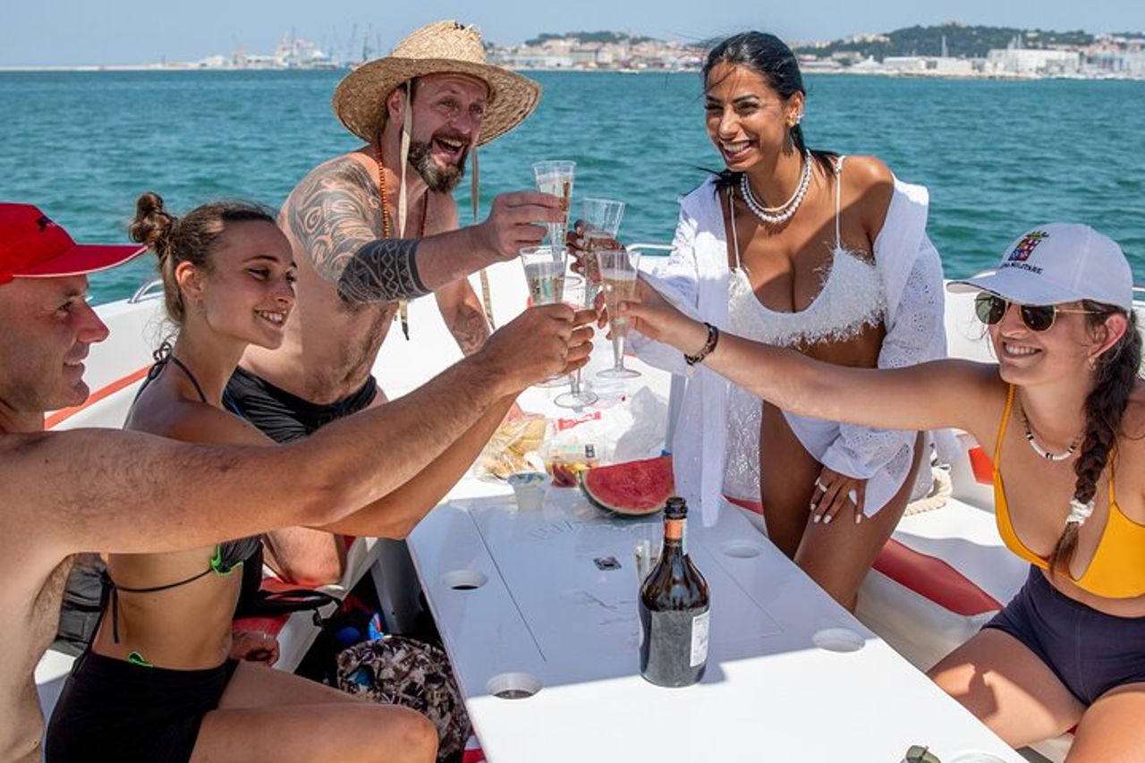 Escursione guidata in barca lungo la riviera del conero — 2
