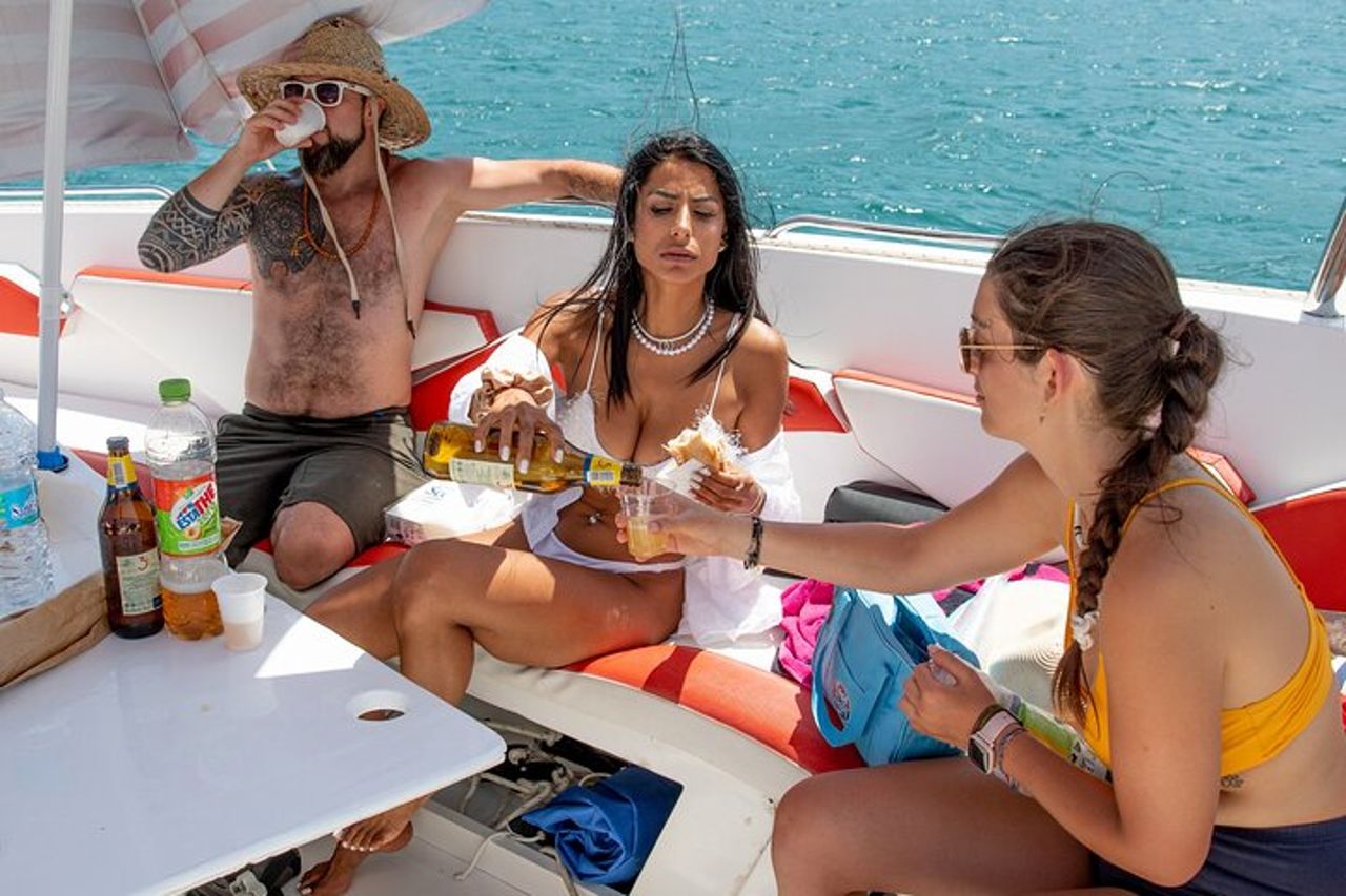 Escursione guidata in barca lungo la riviera del conero — 4