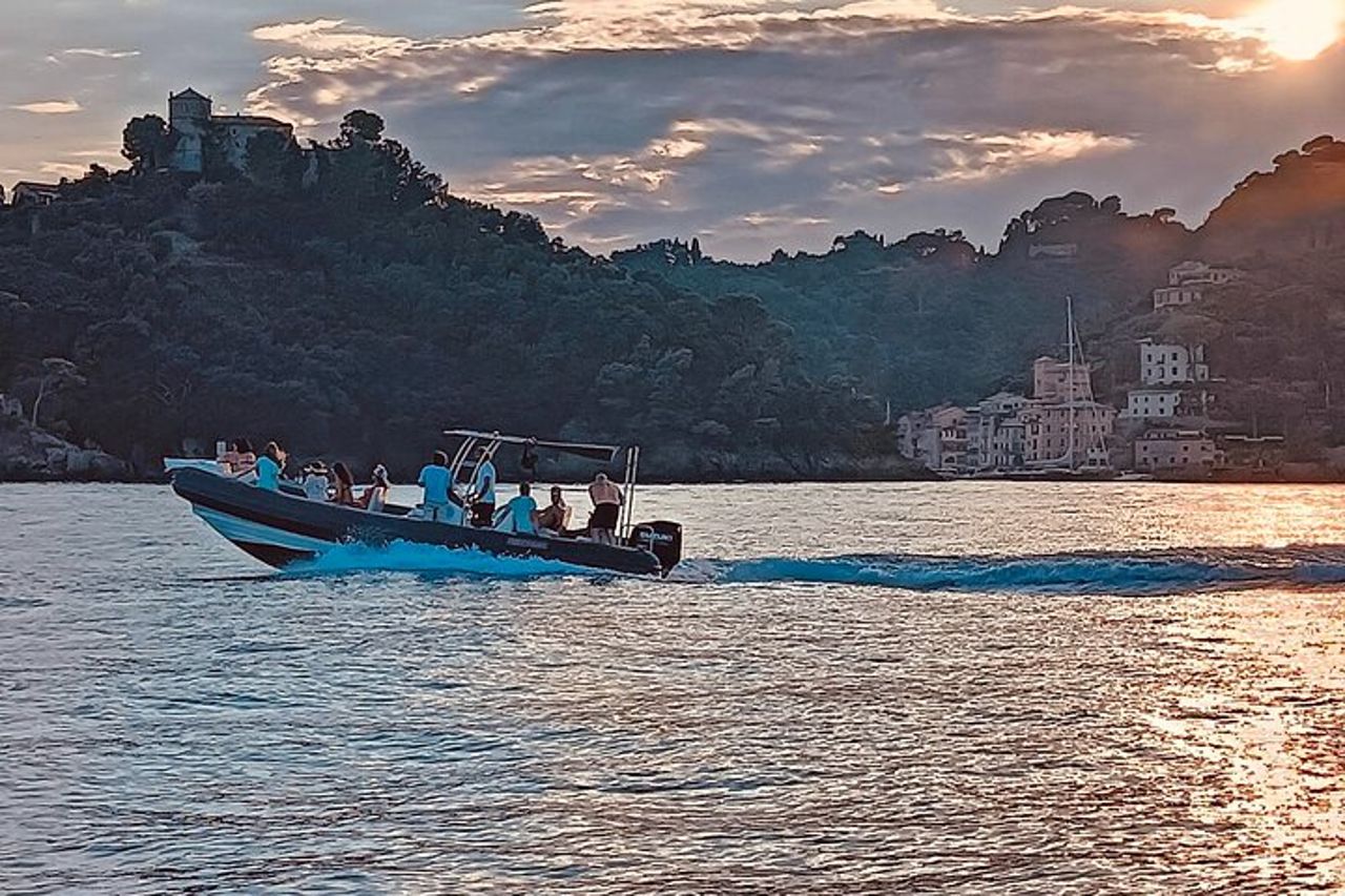 Tour In Barca di un Giorno Portofino San Fruttuoso e Camogli — 3