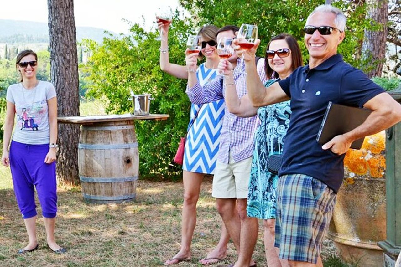Degustazione di vino e bruschette toscane per famiglie a San Gimignano — 2