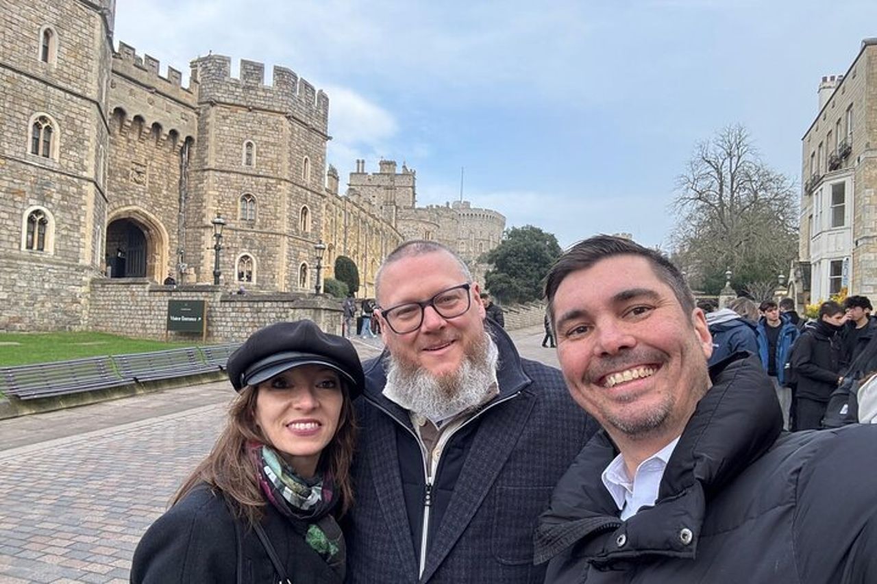 Castello di Windsor e Eton College auto privata con guida autista — 2
