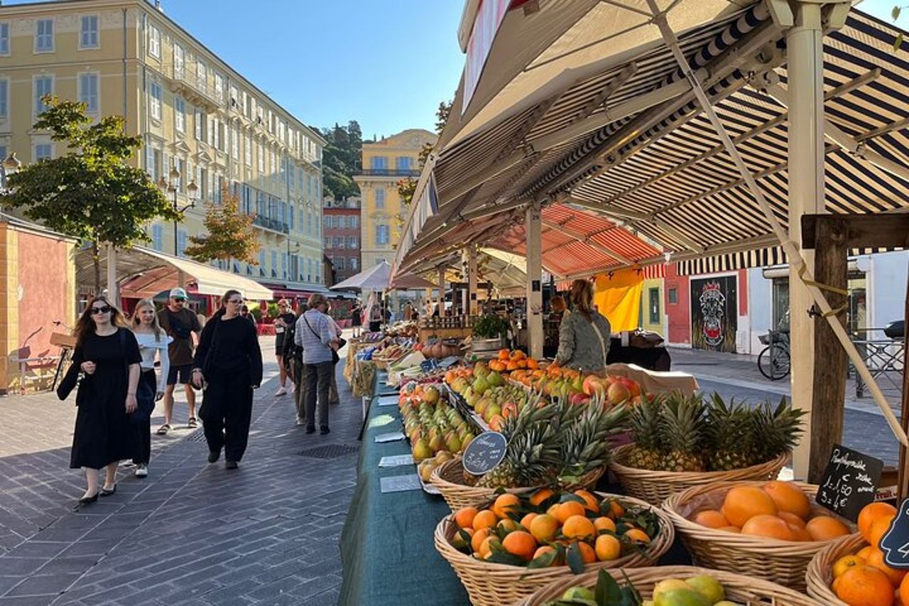 Nice Bites & Stories: Una gustosa avventura in città con un locale