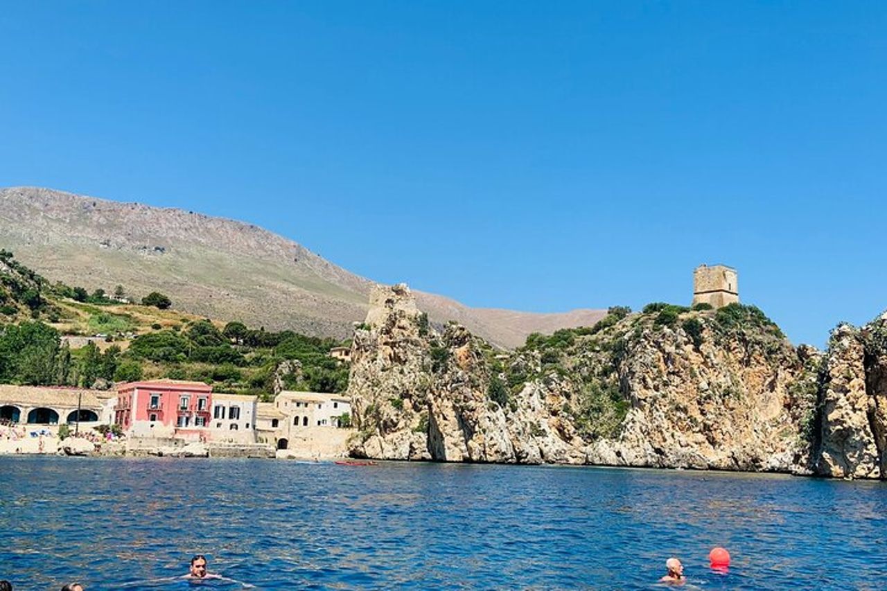 Tour in barca Odrafin alla Riserva Zingaro e Scopello max 14 pax — 7