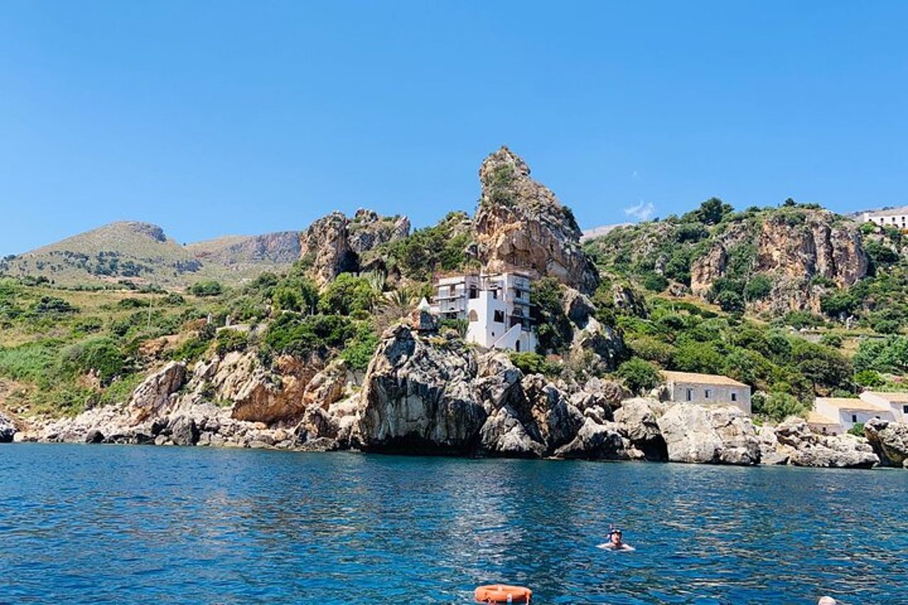 Tour in barca Odrafin alla Riserva Zingaro e Scopello max 14 pax — 9