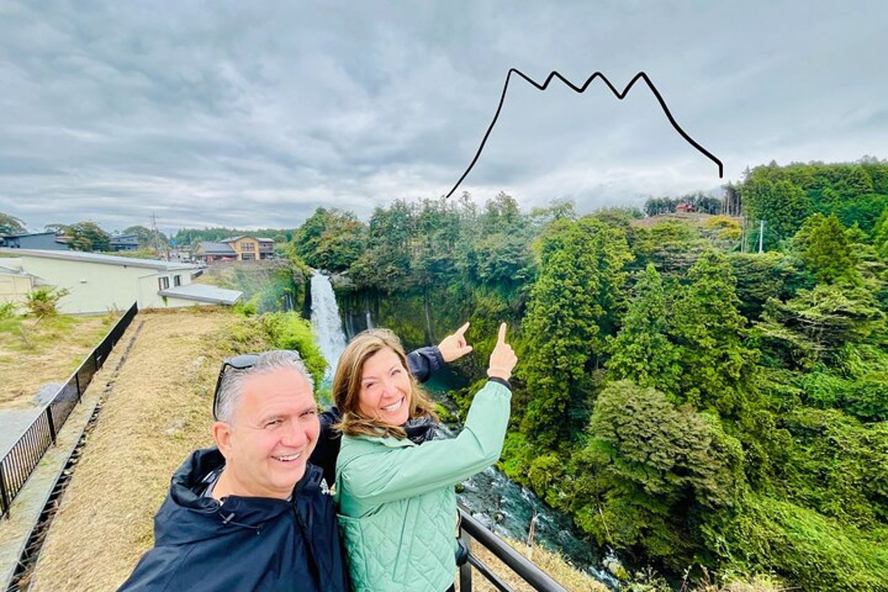 Tour privato in auto di un'intera giornata con ritiro dall'hotel - Guida locale — 5