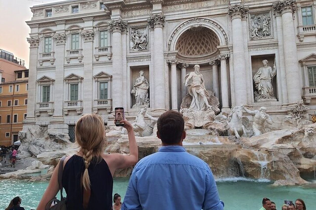 Fontana di Trevi in profondità e acquedotto sotterraneo Roma Tour privato — 4