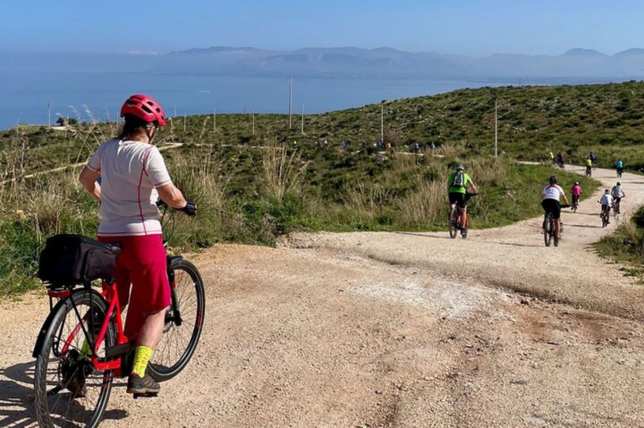 Castellammare del Golfo Ebike Tour alla Grotta Mangiapane — 3