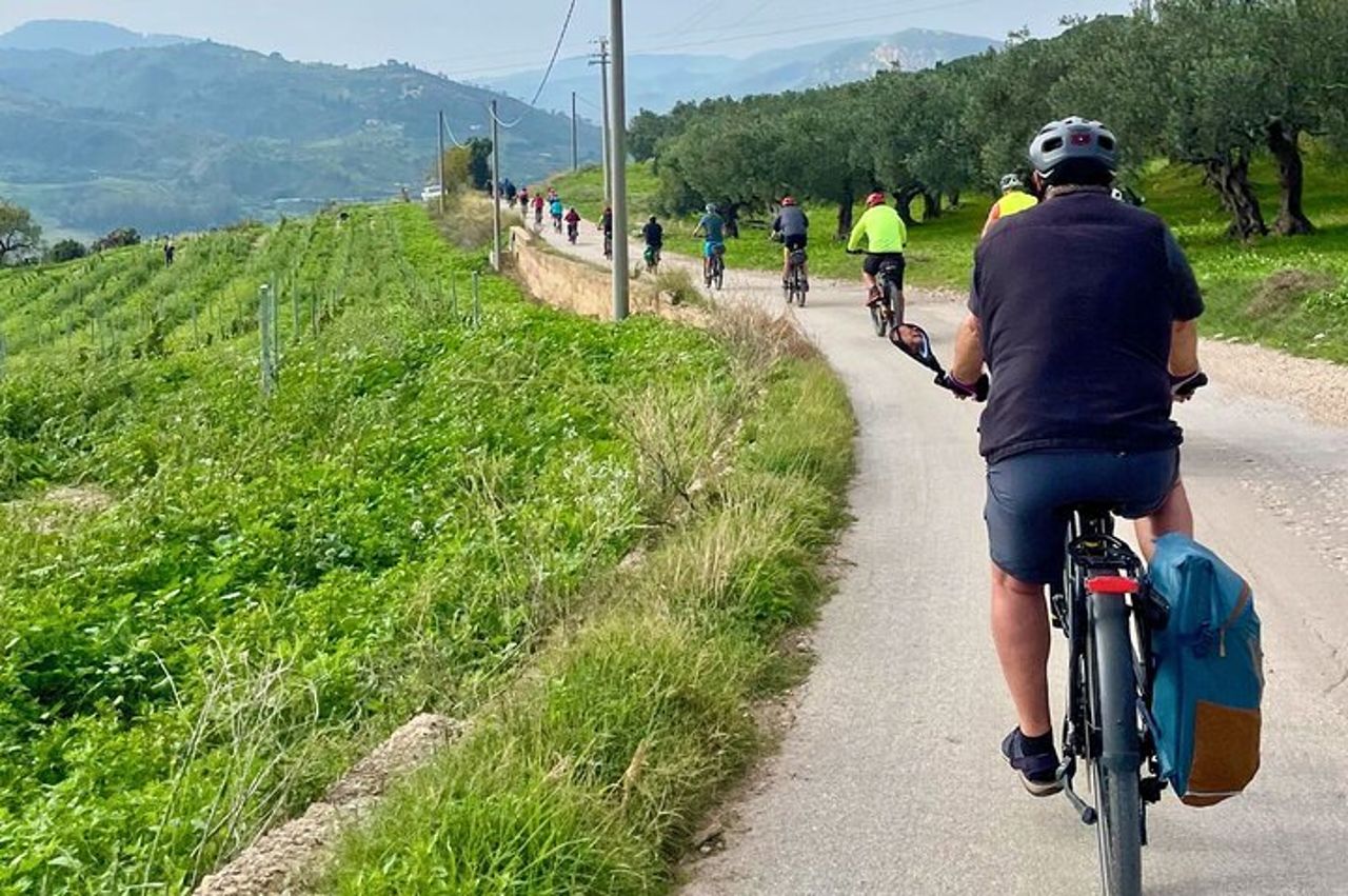 Castellammare del Golfo Ebike Tour alla Grotta Mangiapane — 8