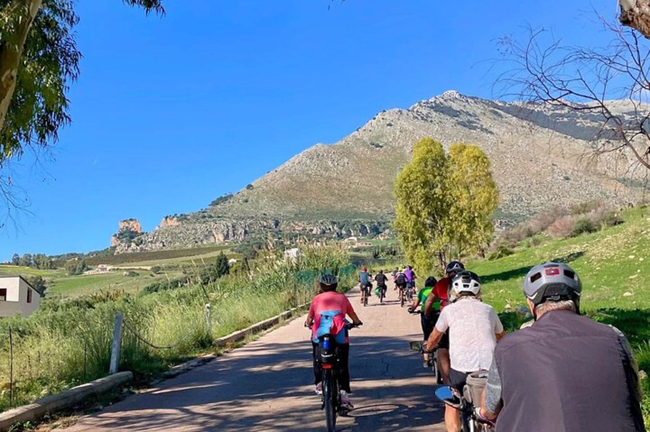 Tour in E-Bike da Castellammare del Golfo al Tempio di Segesta — 2