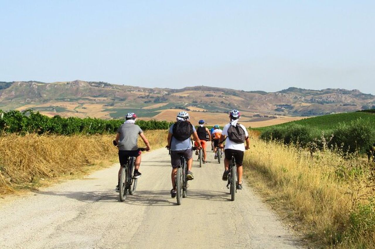 Da Castellammare a Scopello e bike tour