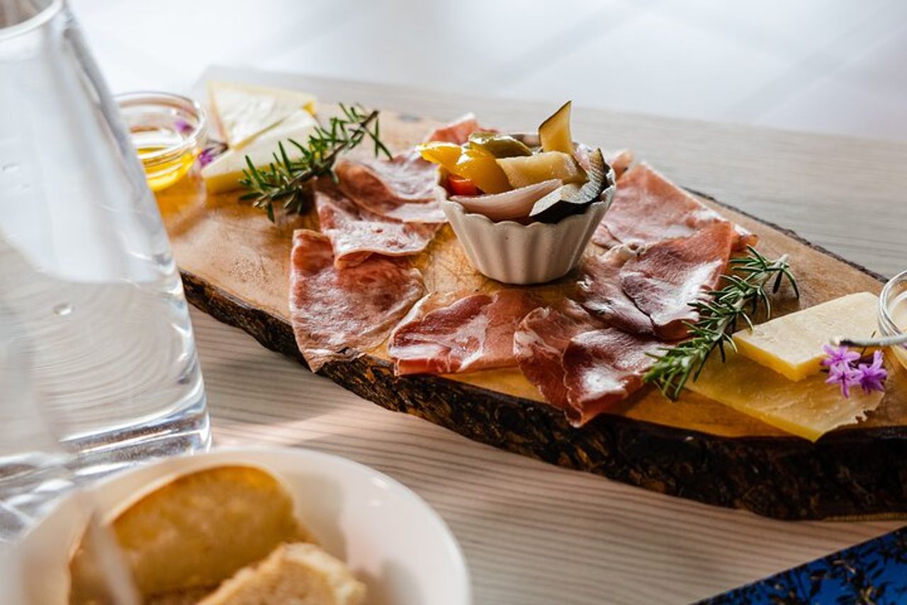 Bardolino: tour dei vigneti, degustazione di vino, olio e cibo — 5