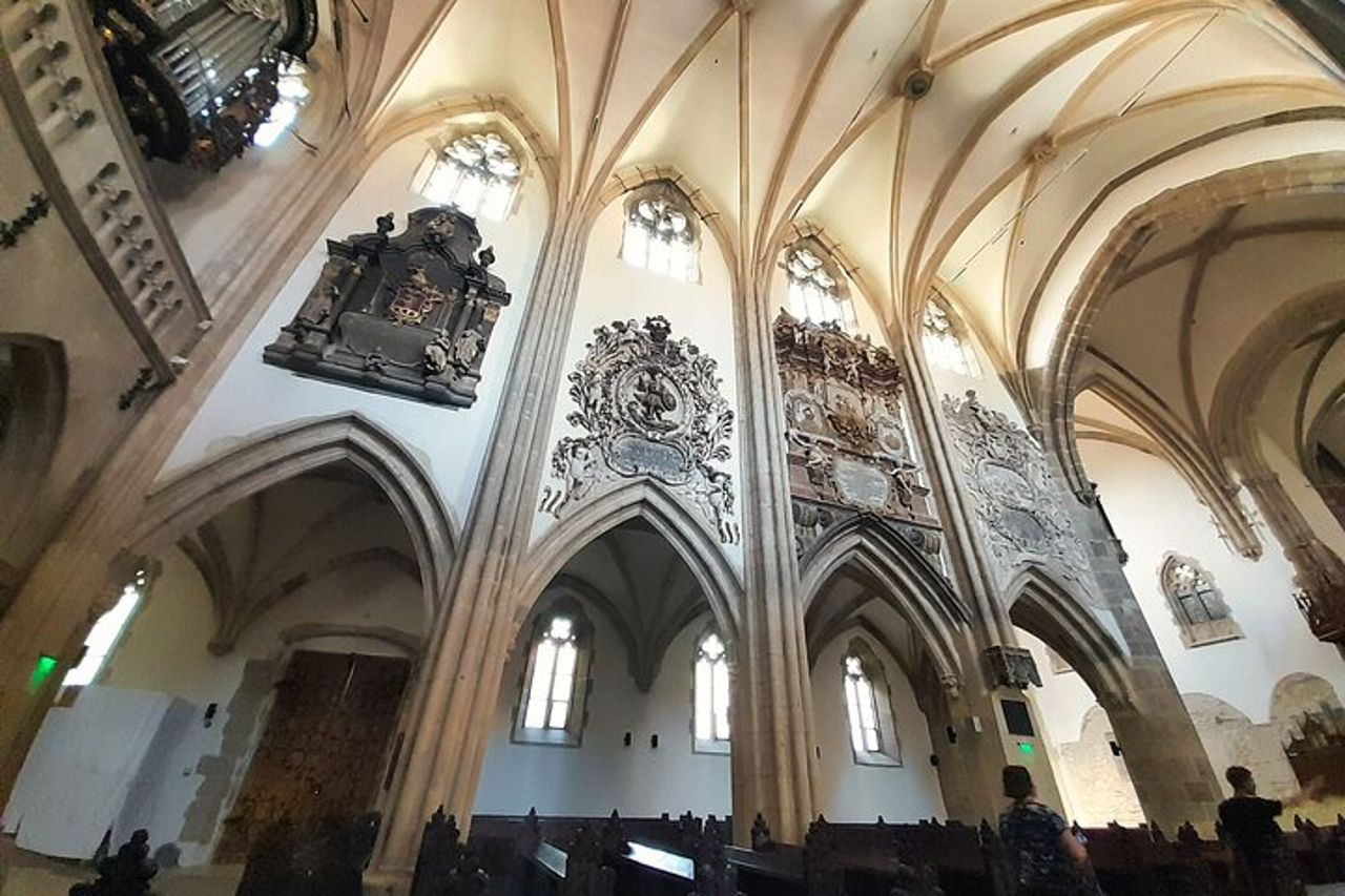 Castello di Corvin e città fortificata di Sibiu da Cluj — 7