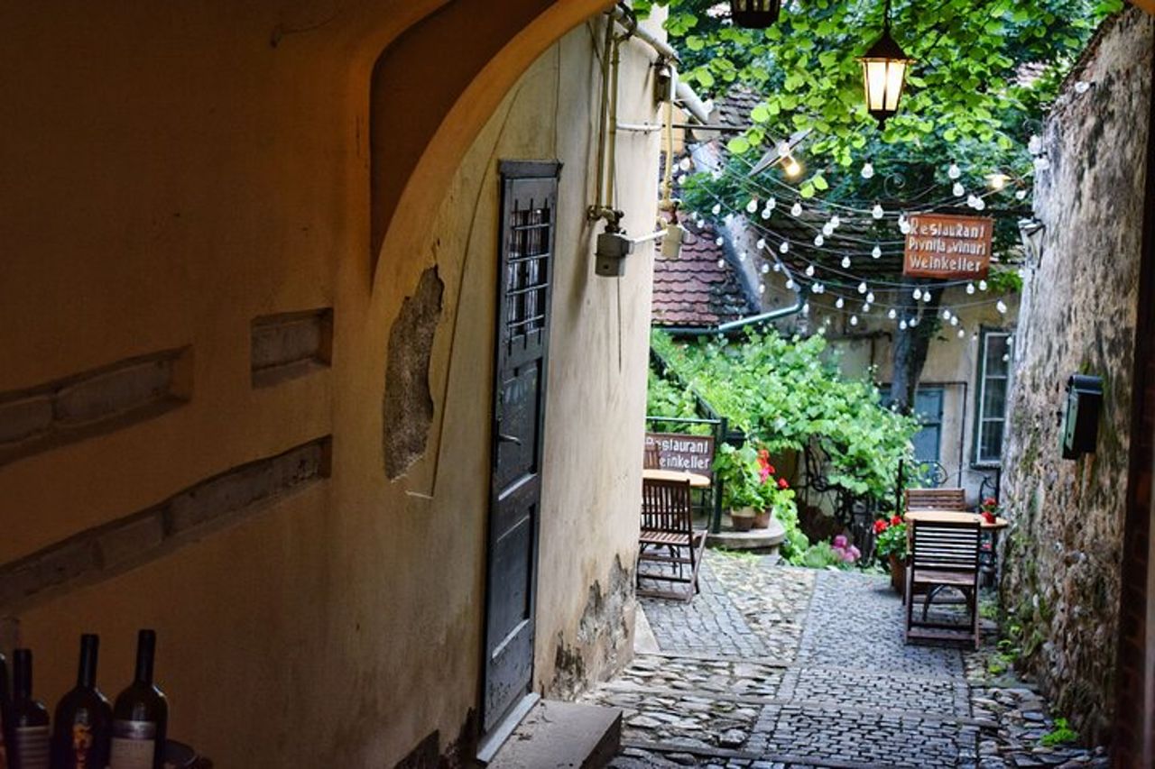 Castello di Corvin e città fortificata di Sibiu da Cluj — 9
