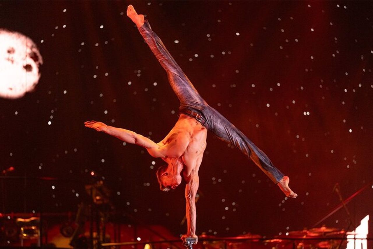 Mad Apple del Cirque du Soleil al New York New York Hotel and Casino — 5