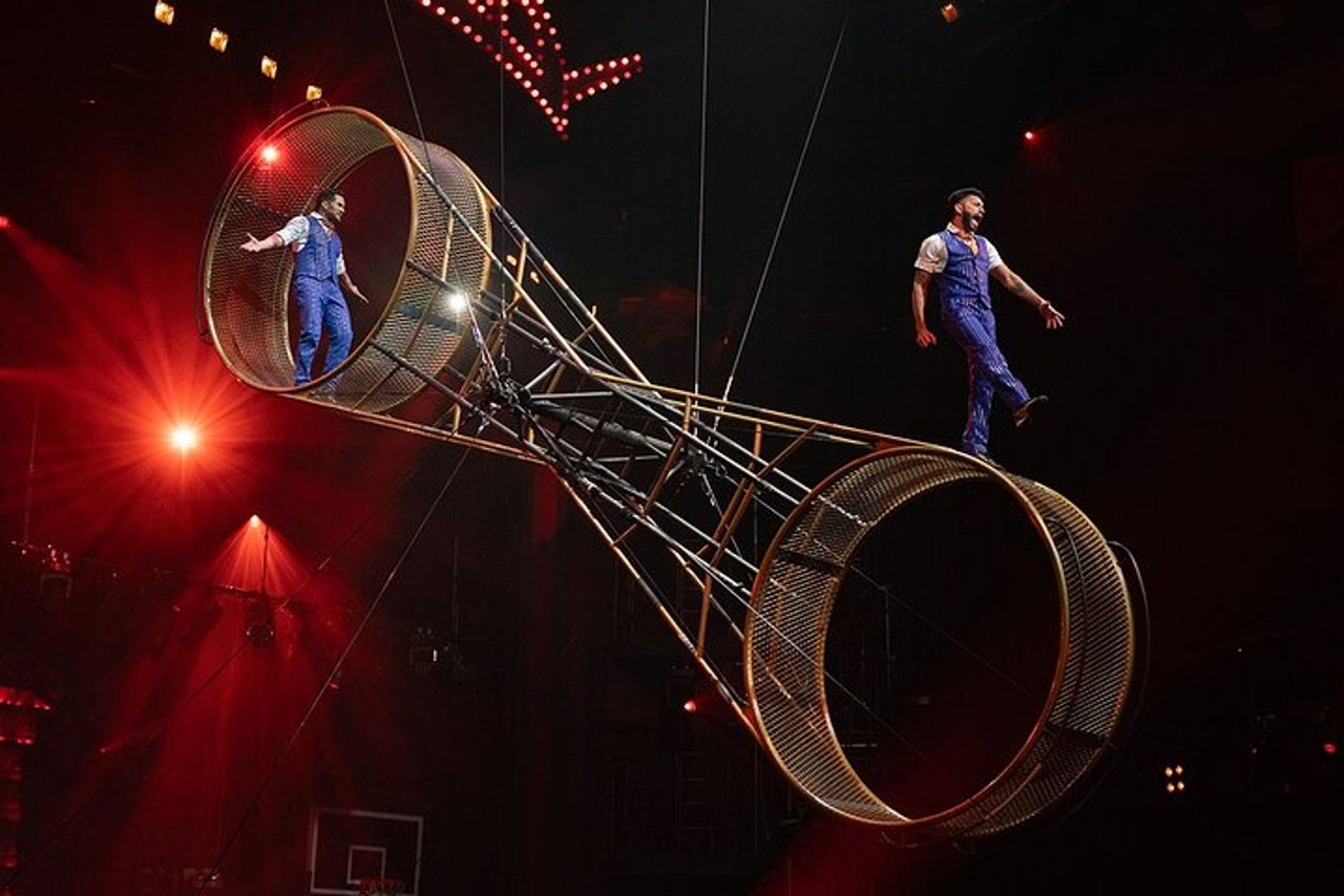 Mad Apple del Cirque du Soleil al New York New York Hotel and Casino — 6