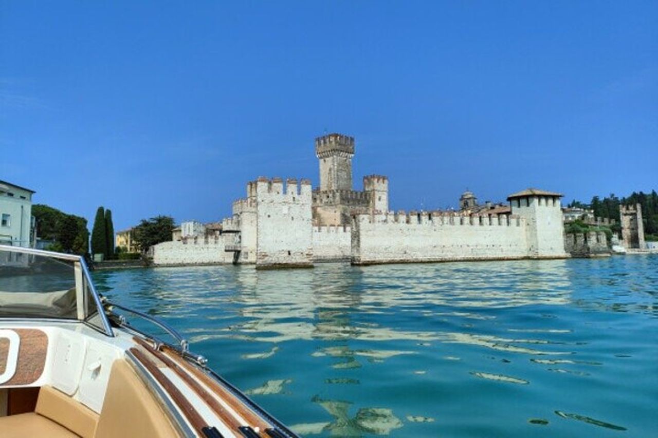 Pagus Wine Tours® - Sirmione in barca e Amarone - Tour di un'intera giornata — 2