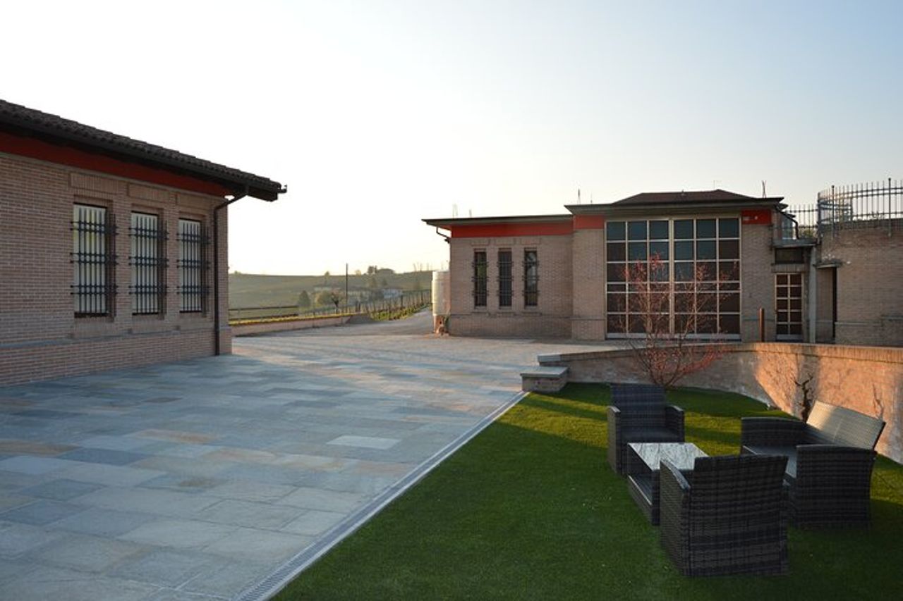 Tour e Degustazione vini tra Langhe e Monferrato — 2