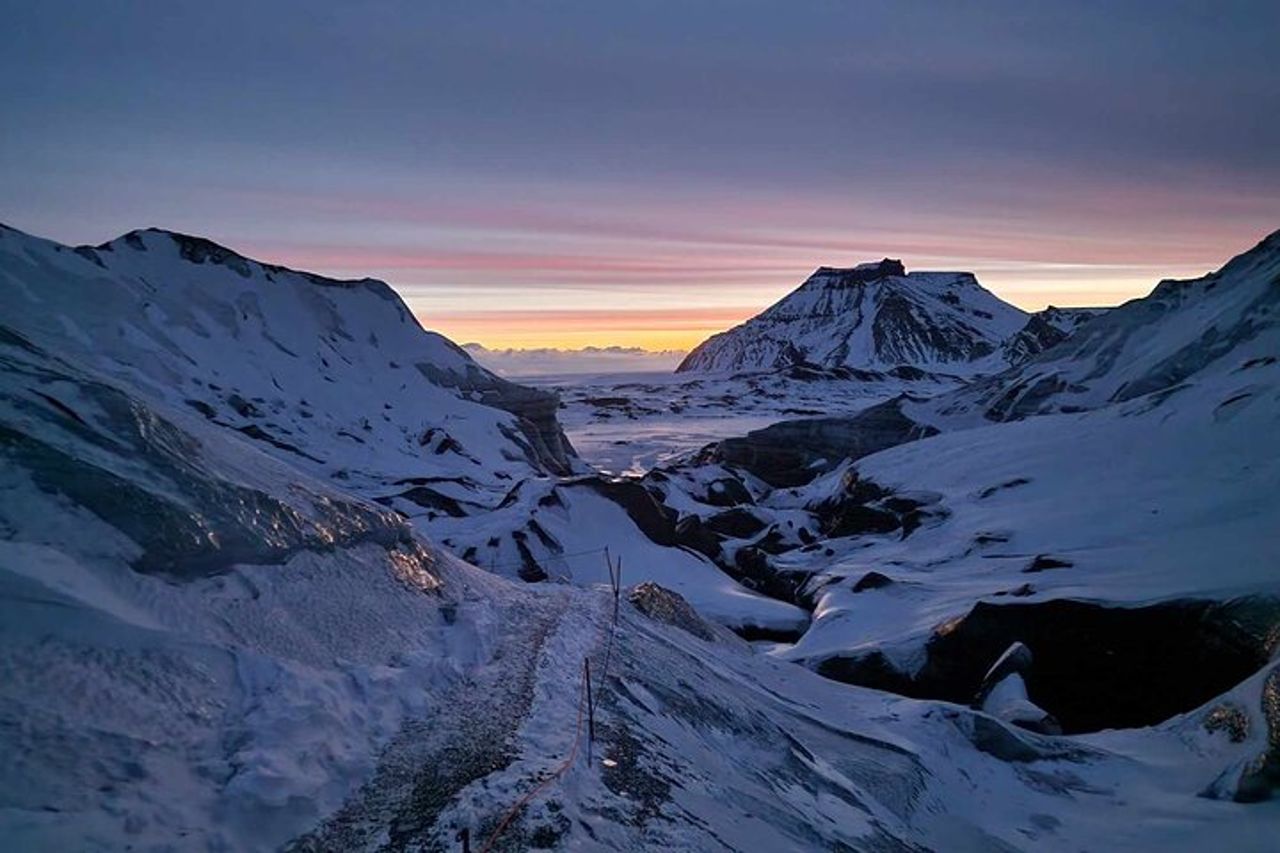 Tour / Incontro di 3 ore nella grotta di ghiaccio di Katla a Vík — 8